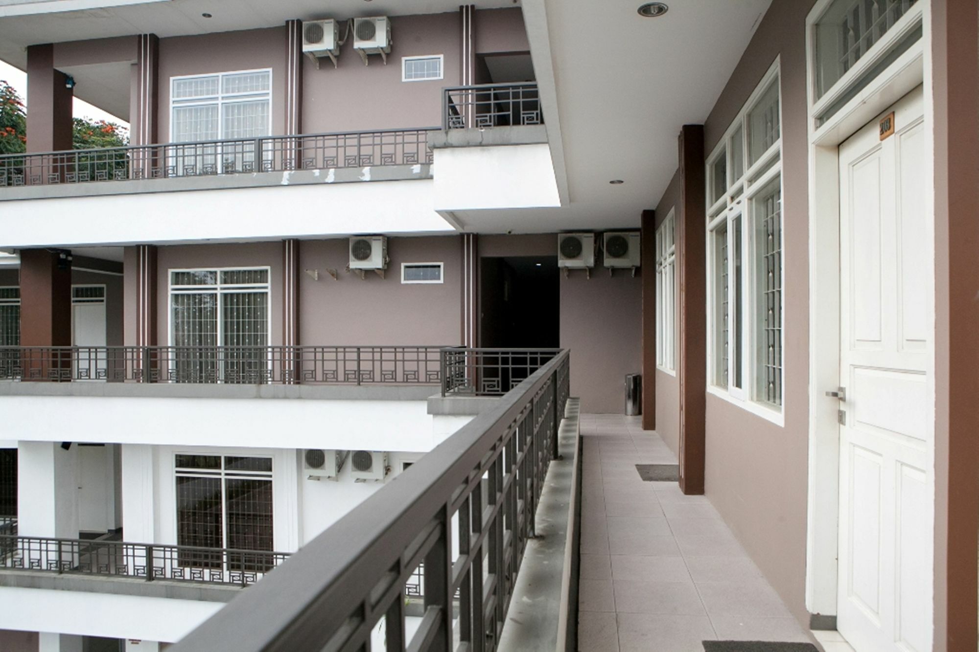 Reddoorz Plus Near Sukajadi 2 Bandung Exterior foto